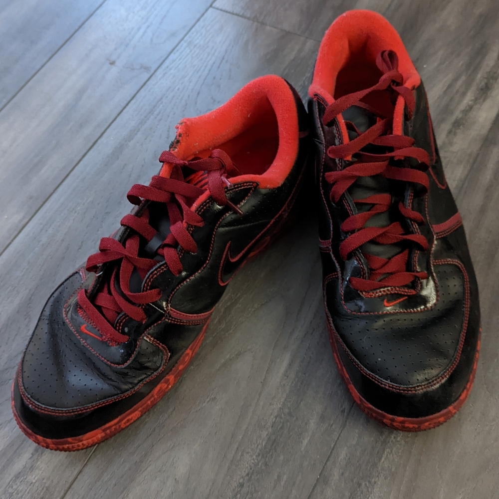 Nike Axiom Air Team Shoes, Size 12